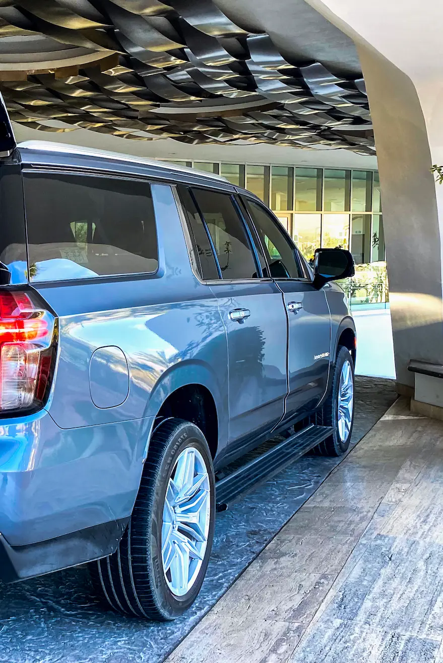 Los Cabos Airport Shuttle Outside Hotel Hilton